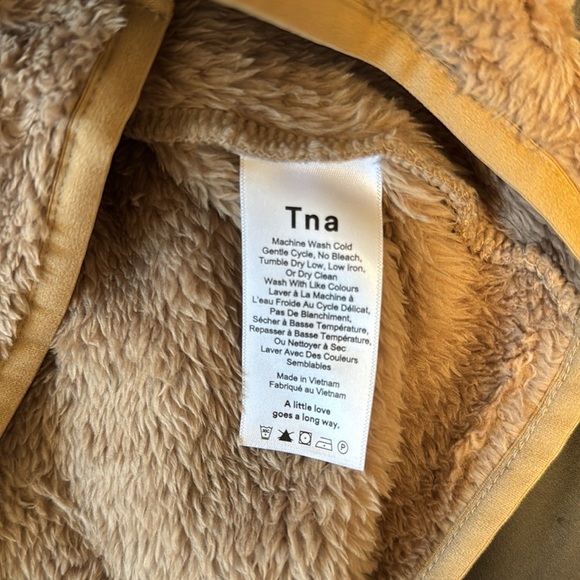 Aritzia TNA Plush Tan Fuzzy Zip-Up Jacket - Picture 5 of 5